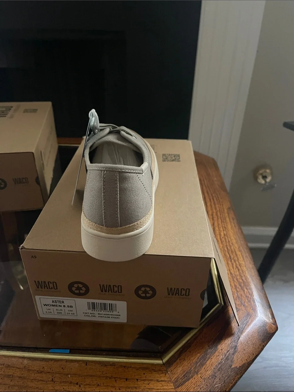Women's Low-Profile Canvas Sneakers in Taupe
